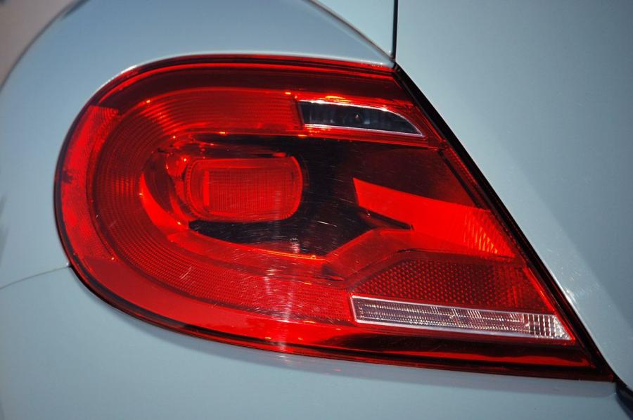  Volkswagen Beetle Turbo Cabriolet 2013 года  (фото 31 из 40)